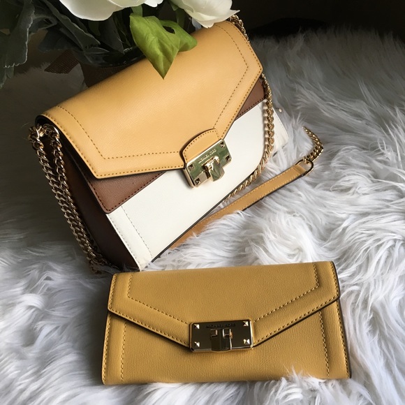Michael Kors Handbags - Michael Kors kinsley shoulder/Crossbody bag&wallet